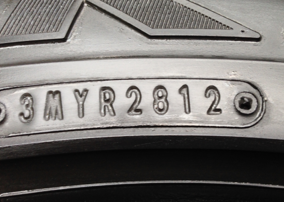 ยาง FALKEN 265 50 20 กลางปี12 ดอกเต็ม ใช้ยาว ราคาไม่แพง