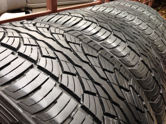 ยาง FALKEN 265 50 20 กลางปี12 ดอกเต็ม ใช้ยาว ราคาไม่แพง