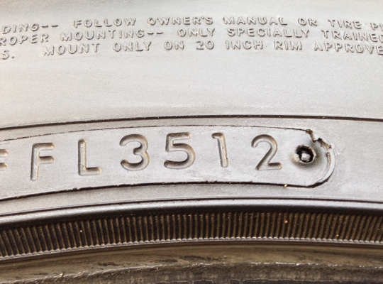 ยาง Toyo 265 50 20 ปลายปี12 พร้อมใช้งาน ราคาไม่แพง