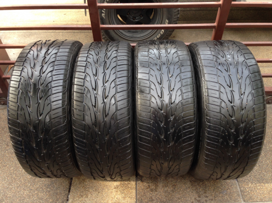 ยาง Toyo 265 50 20 ปลายปี12 พร้อมใช้งาน ราคาไม่แพง