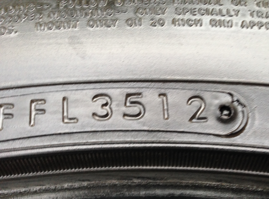 ยาง Toyo 265 50 20 ปลายปี12 พร้อมใช้งาน ราคาไม่แพง