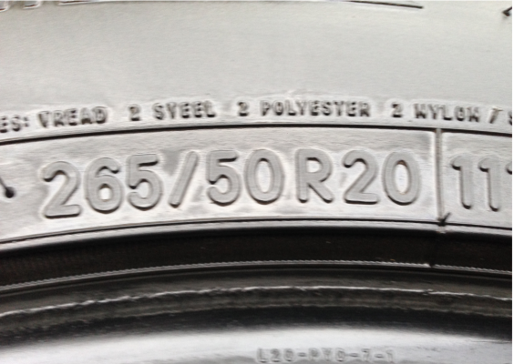 ยาง Toyo 265 50 20 ปลายปี12 พร้อมใช้งาน ราคาไม่แพง