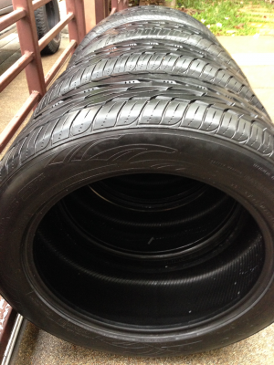 ยาง Toyo 265 50 20 ปลายปี12 พร้อมใช้งาน ราคาไม่แพง