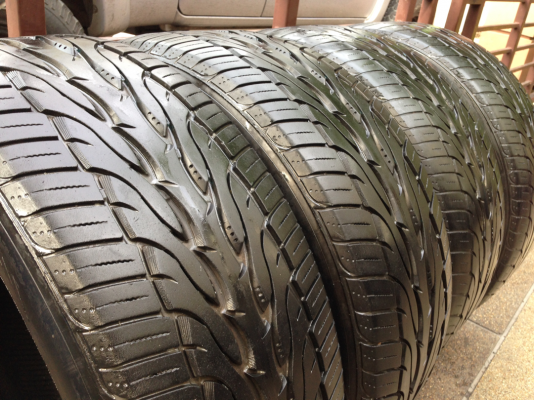 ยาง Toyo 265 50 20 ปลายปี12 พร้อมใช้งาน ราคาไม่แพง