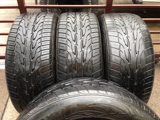 ยาง Toyo 265 50 20 ปลายปี12 พร้อมใช้งาน ราคาไม่แพง