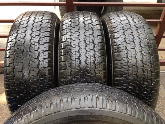 ยาง Bridgestone 255 70 15 ปลายปี11 ดอกเต็ม ไม่มีปะ ราคาไม่แพง