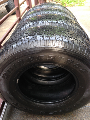 ยาง Bridgestone 255 70 15 ปลายปี11 ดอกเต็ม ไม่มีปะ ราคาไม่แพง