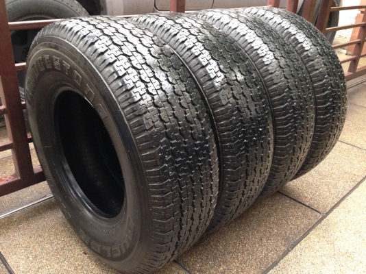 ยาง Bridgestone 255 70 15 ปลายปี11 ดอกเต็ม ไม่มีปะ ราคาไม่แพง