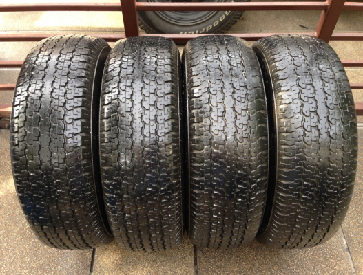 ยาง Bridgestone 255 70 15 ปลายปี11 ดอกเต็ม ไม่มีปะ ราคาไม่แพง