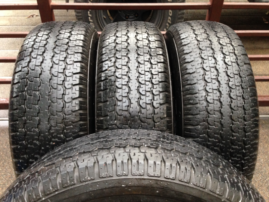 ยาง Bridgestone 255 70 15 ปลายปี11 ดอกเต็ม ไม่มีปะ ราคาไม่แพง