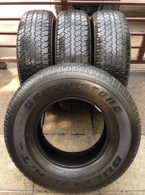 ยาง Bridgestone 255 70 15 ปลายปี11 ดอกเต็ม ไม่มีปะ ราคาไม่แพง