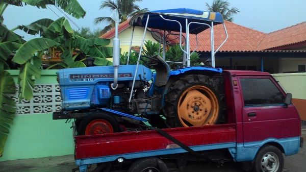 รถไถฮีโนโมโต้18แรงรถสภาพดีพร้อมใช้ไม่มีแบตคับ