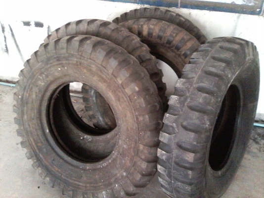 ยางทหาร 9.00_20 ราคาเส้นละ 1200 บาท