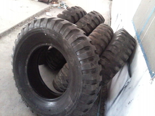 ยางทหาร 9.00_20 ราคาเส้นละ 1200 บาท