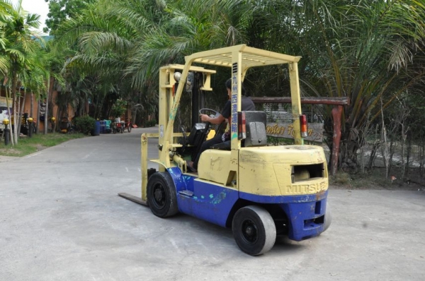 (ลดกระหน่ำ)ขายFORKLIFT MITSUBISHI FD20 (2ตัน) เสา3เมตร สวยเดิมจากญี่ปุ่น ยังไม่เคยใช้ในไทย 140,000เท่านั้น!!