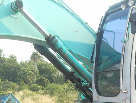 **1,xxx,000 บ.ต่อรอง/// แบคโฮ KOBELCO MARK-6 SK200 YN.07 เครื่อง/ปั้ม เดิม ไฟฟ้าครบ 12,xxx ชม. บูมอาร์มสวย เอวแน่น ช่วงล่าง75\% บอดี้เดิมๆ สีสันเดิม พร้อมใช้ เอกสารเล่มฯ **ขาย KOBELCO SK200 MARK 6 YN.07 แบคโฮ200 สภาพเดิมบาง ใช้งานน้อย เอกสารเล่มทะเบียน ครบ