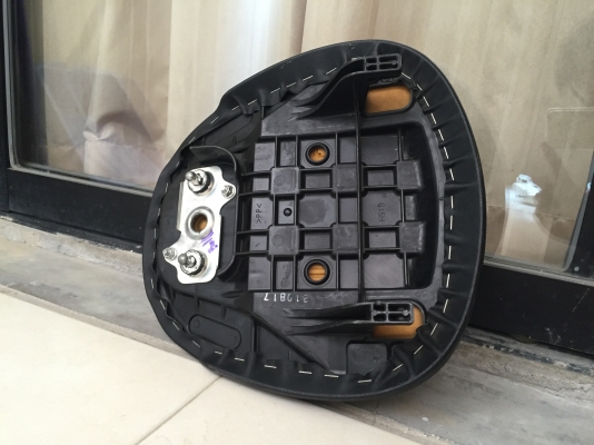 ขายเบาะซ้อนท้าย SUZUKI HAYABUZA 1300 ปี 2008 - 2015 ราคา 1,500 บาท ขายเบาะซ้อนท้าย SUZUKI HAYABUZA 1300 ปี 2008 - 2015 ราคา 1,500 บาท