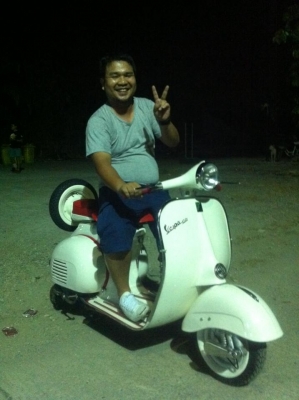 เอเซียเวสป้า---->>จัดส่งรถvespa ให้คุณเจ๋ง ชลบุรีเรียบร้อยแล้วนะครับ..15/05/59