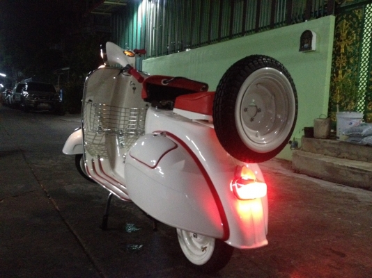 เอเซียเวสป้า---->>จัดส่งรถvespa ให้คุณเจ๋ง ชลบุรีเรียบร้อยแล้วนะครับ..15/05/59 เอเซียเวสป้า---->>จัดส่งรถvespa ให้คุณเจ๋ง ชลบุรีเรียบร้อยแล้วนะครับ..15/05/59