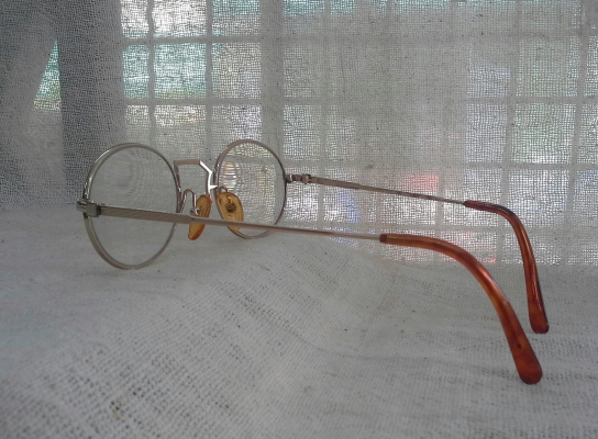 แว่นสายตายาวอันดับหนึ่งของแผ่นดิน  Vintage Dunhill handmade in Austria