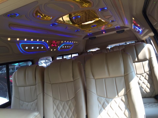 โทร 0922726669 ตันหยงเบสท์รถตู้ฝั่งธน COMMUTER ปี 2011แต่งวีไอพี เบนซิน CNG  เบาะหนัง 4 แถว ราคา 759,000 บาท