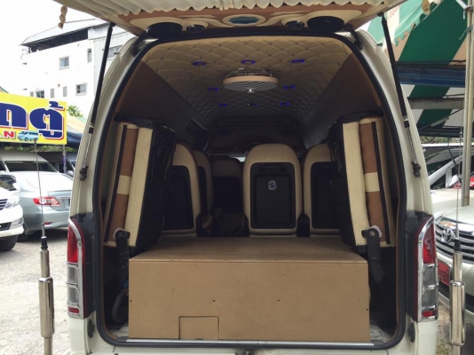 โทร 0922726669 ตันหยงเบสท์รถตู้ฝั่งธน COMMUTER ปี 2010แต่งวีไอพี เบนซิน CNG เบาะหนัง 4 แถว ราคา 699,000 บาท