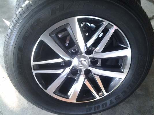 ล้อแม็ก TOYOTA FORTUNER 18 พร้อมยางถอดป้ายแดง