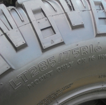 ขาย ยาง MT 285/75/16 MADE IN USA สวยๆ