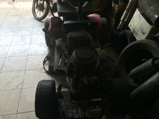 ขายรถตัดหญ้านั่งขับยี่ห้อ เมอเรย์ ขายรถตัดหญ้านั่งขับยี่ห้อ เมอเรย์