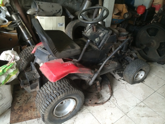 ขายรถตัดหญ้านั่งขับยี่ห้อ เมอเรย์ ขายรถตัดหญ้านั่งขับยี่ห้อ เมอเรย์