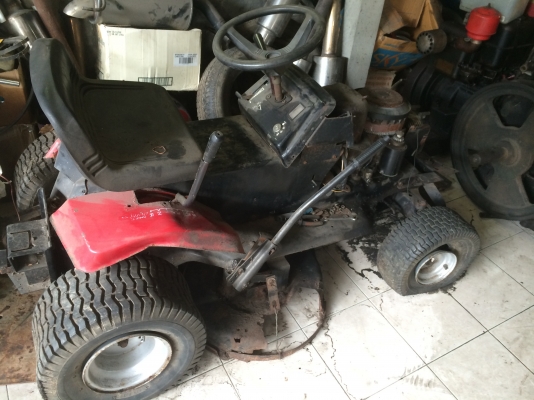 ขายรถตัดหญ้านั่งขับยี่ห้อ เมอเรย์ ขายรถตัดหญ้านั่งขับยี่ห้อ เมอเรย์