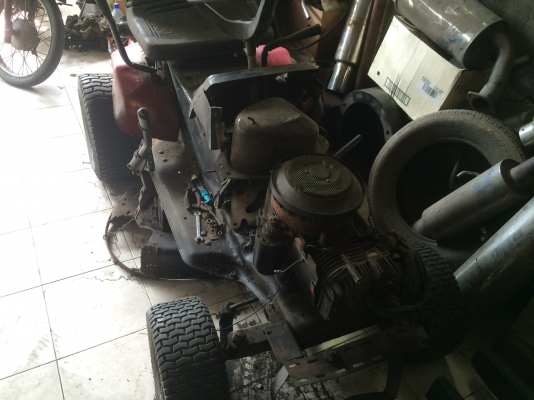 ขายรถตัดหญ้านั่งขับยี่ห้อ เมอเรย์ ขายรถตัดหญ้านั่งขับยี่ห้อ เมอเรย์