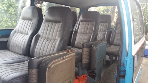 รถตู้คลาสสิค yoyota ไดน่า รถตู้คลาสสิค yoyota ไดน่า