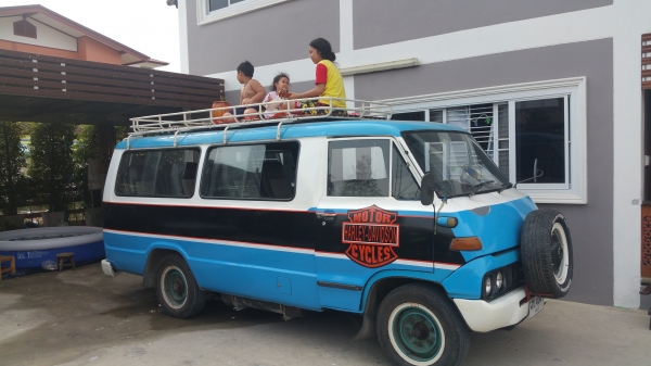 รถตู้คลาสสิค yoyota ไดน่า รถตู้คลาสสิค yoyota ไดน่า