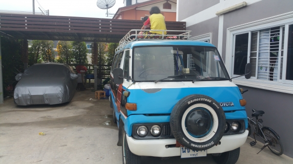 รถตู้คลาสสิค yoyota ไดน่า