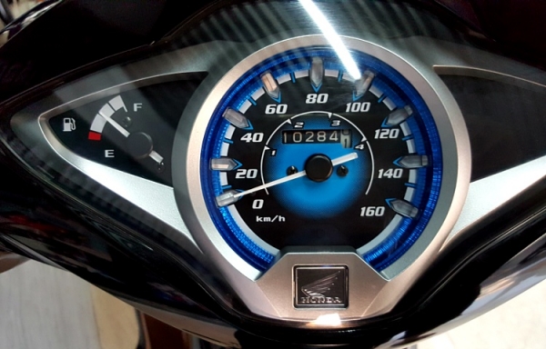 wave 125 i สีดำเงา เข้มอมตะ ตัวท็อป ล้อแมกซ์ สต๊าทมือ รถสวย สภาพเดิมจากศูนย์ทุกจุด รถบ้าน เล่มเอกสารครบ 39900