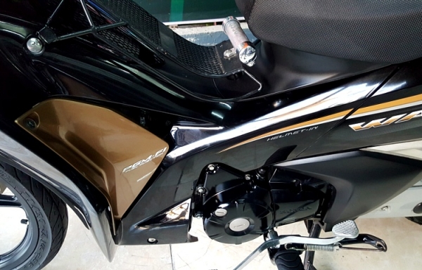 wave 125 i สีดำเงา เข้มอมตะ ตัวท็อป ล้อแมกซ์ สต๊าทมือ รถสวย สภาพเดิมจากศูนย์ทุกจุด รถบ้าน เล่มเอกสารครบ 39900