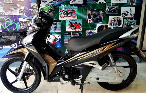 wave 125 i สีดำเงา เข้มอมตะ ตัวท็อป ล้อแมกซ์ สต๊าทมือ รถสวย สภาพเดิมจากศูนย์ทุกจุด รถบ้าน เล่มเอกสารครบ 39900