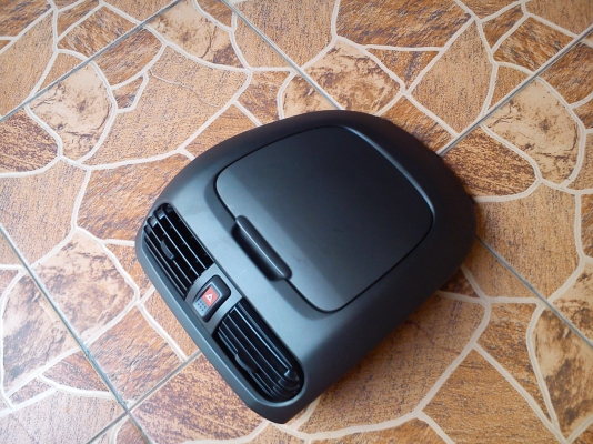 กรอบช่องแอร์กลาง NISSAN Sunny luchino หรือ NISSAN SB15 ตัวนอก