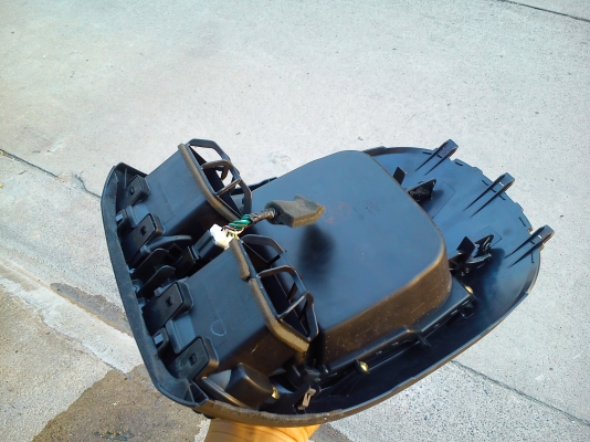 กรอบช่องแอร์กลาง NISSAN Sunny luchino หรือ NISSAN SB15 ตัวนอก