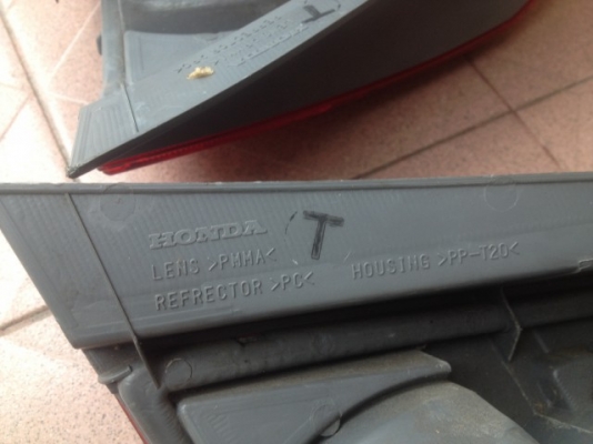 ไฟท้าย JAZZ GD ตัวเเรกเก่าญี่ปุ่นเเท้สภาพสวยหลอดไฟครบคู่ละ ไฟท้าย JAZZ GD ตัวเเรกเก่าญี่ปุ่นเเท้สภาพสวยหลอดไฟครบคู่ละ