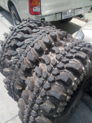 35x11.50R15  SILVERSTONE  M/T EXTREM มี 3 เส้น  tel.081-4273941 ไอดีไลน์ 0814273941