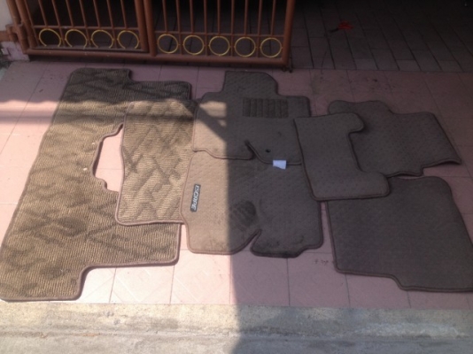 พรมทั้งชุด7ผืน  FORD ESCAPE เก่าญี่ปุ่นสภาพตามรูป