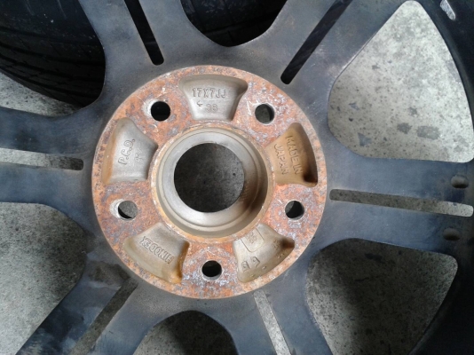 ขอบ17นิ้ว5รู114 พร้อมยาง สวยๆ 4 ล้อ ราคา 7500 บาท