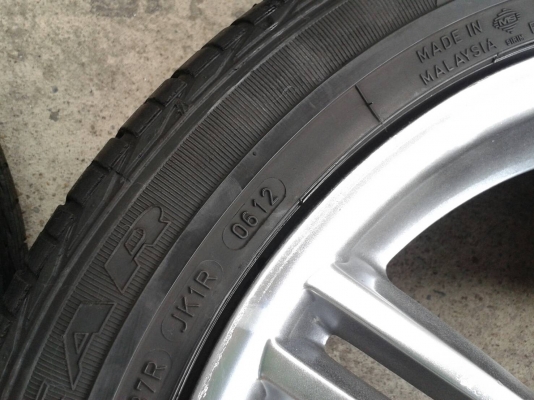 ขอบ17นิ้ว5รู114 พร้อมยาง สวยๆ 4 ล้อ ราคา 7500 บาท