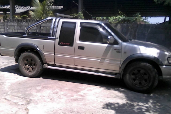 Isuzu 2.8Rodio โฟวีล ปี44 เล่มพร้อม Isuzu 2.8Rodio โฟวีล ปี44 เล่มพร้อม