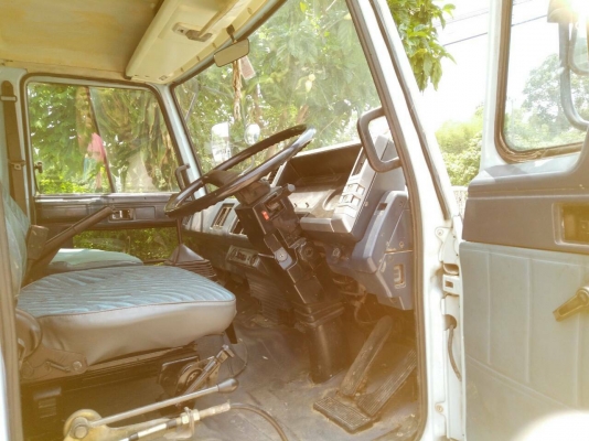 หกล้อติดเครนสวยๆ