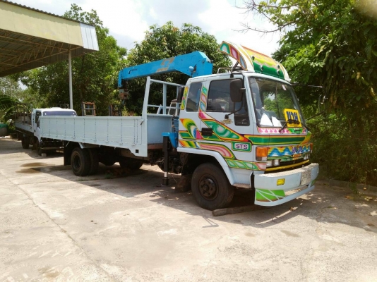 หกล้อติดเครนสวยๆ