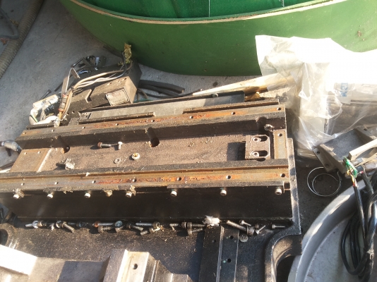 แท่นรางเหล็กหล่อถอดจากเครื่องจักรใช้ทำเครื่องกลึงได้ แข็งแรงได้ระดับ