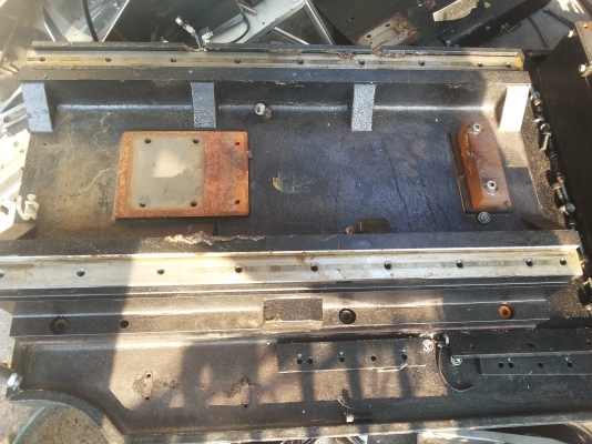 แท่นรางเหล็กหล่อถอดจากเครื่องจักรใช้ทำเครื่องกลึงได้ แข็งแรงได้ระดับ